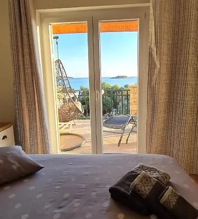 Rogoznicka Oaza * Rogoznica (Sibenik-Knin)