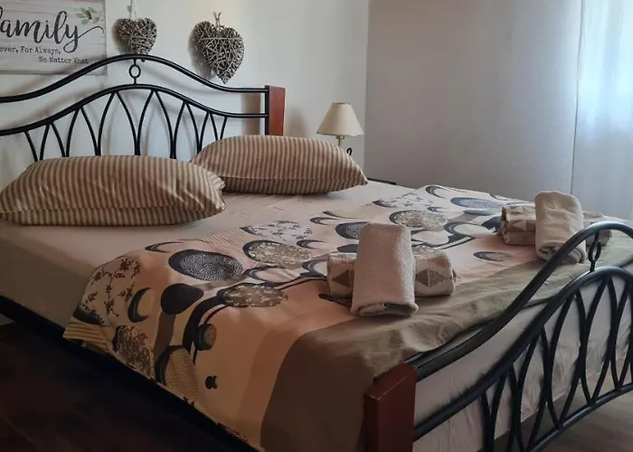 Rogoznicka Oaza * Rogoznica (Sibenik-Knin)